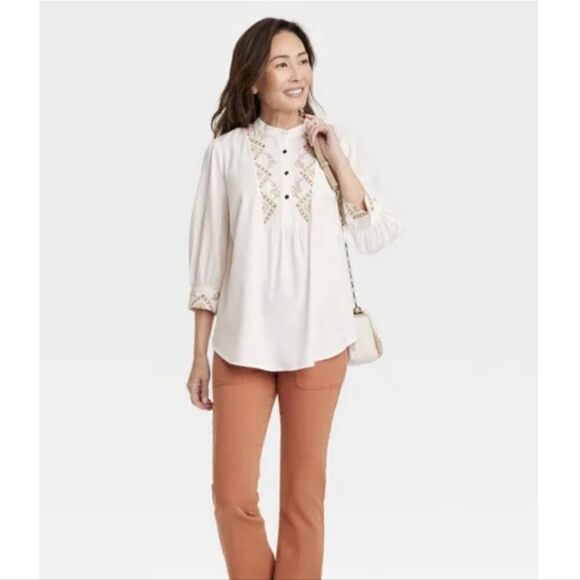 Knox Rose 3/4 Sleeve Embroidered Blouse - Picture 3 of 4